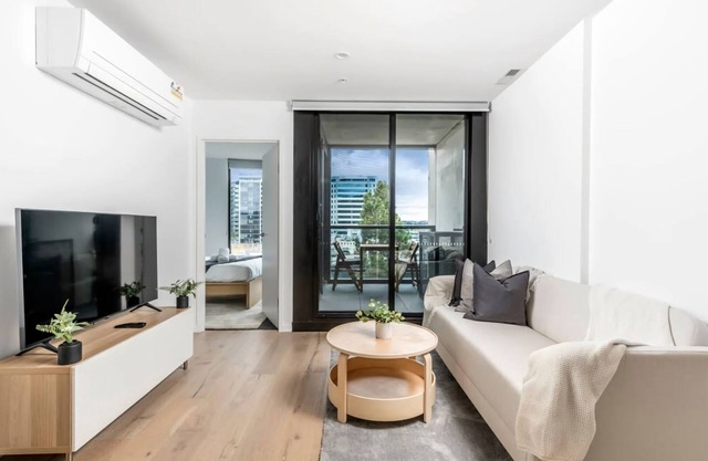 Delight In The Heart Of Canberra