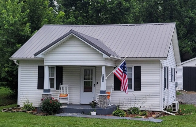 Delightful 2-bedroom house in Jamestown, a short drive from Lake Cumberland