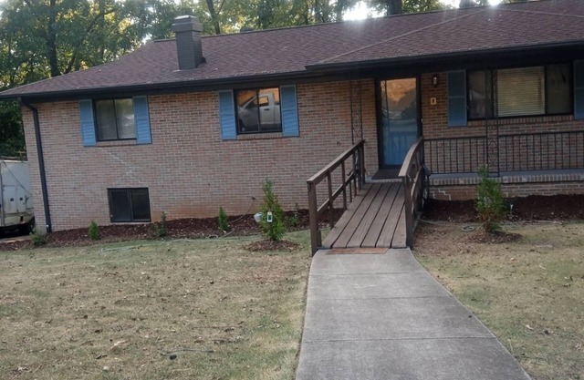 Delightful 3-bedroom house with AC in Birmingham