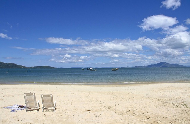 Delightful house with 3 suites overlooking Zimbros Bay