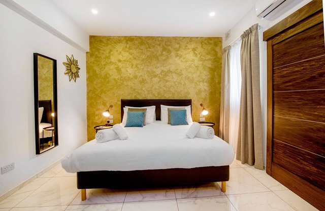 Deluxe Double Room - South Wind Guesthouse