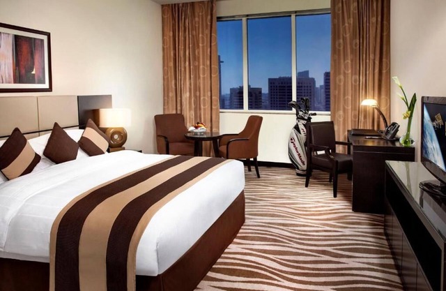 Deluxe King Or Twin Room Near Madinat Zayed Mall