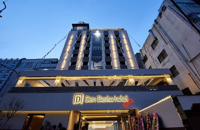Den Basta Signature Hotel