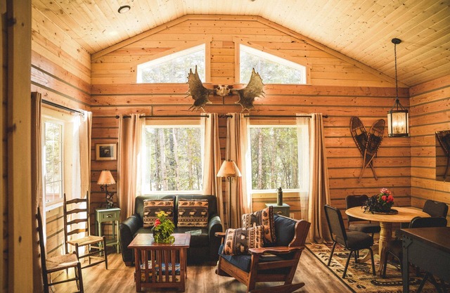 Denali Moose Cabin, Entire Cabin, 2 Private Bedrooms, 3 beds
