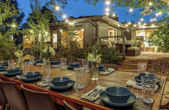 Denver Oasis: Hot Tub, Sauna & Shuffleboard, Pets!