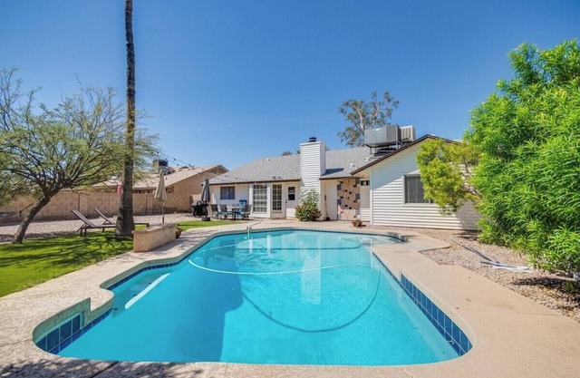 Desert Escape in Chandler – Pool, Games & Modern Comfort