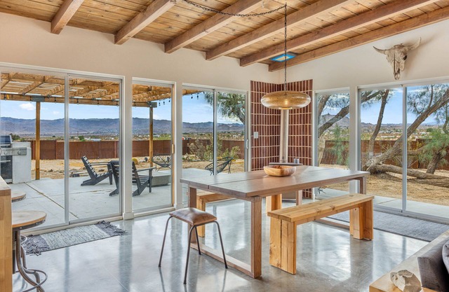 Desert Hearts Ranch - BBQ, Quiet and Dark Skies in Joshua Tree