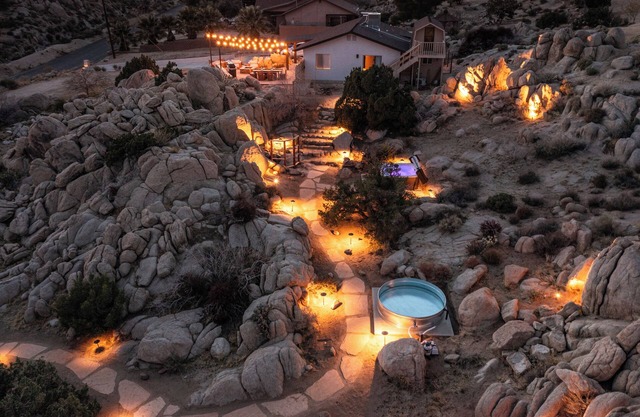 Desert Nest: Cozy Retreat Amidst Boulders