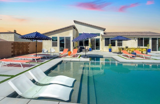 Desert Picasso - Pool, Spa, Games and Mountain Views in quiet Desert Hot Springs