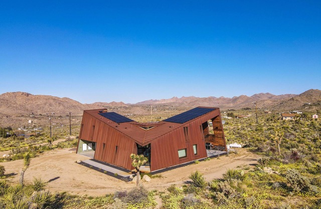 Desert stunner in Joshua Tree with mountain view - near town & park entrance