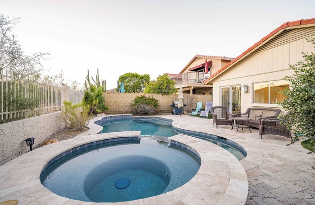 Desert View Home, Pool & Hot Tub