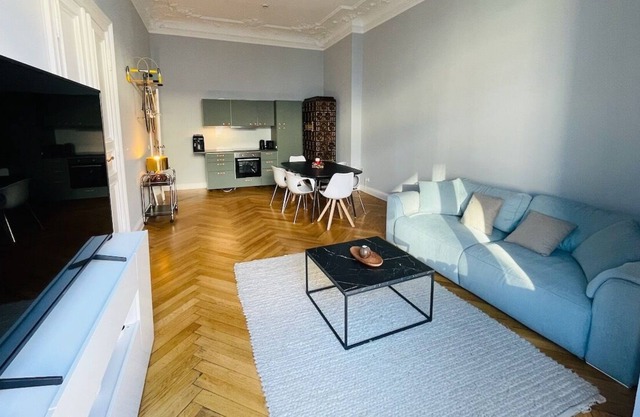 Design Apartment 100 sqm very close to Kurfürstendamm @ Savigny Platz