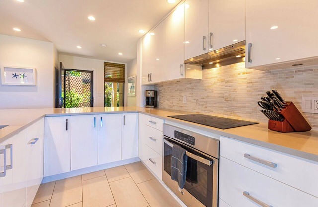 Designer - Best View!Ground Flr 2 Bdm/2Bth 39c! Remaining 2025 $400