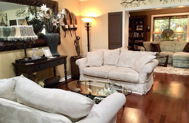 Designer FLAIR, 3 min to POOL+ Town Square, 75" TV, Golf Cart, LG 3/2 + BONUS Rm