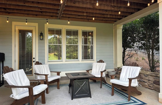 Designer inspired 4-bedroom cottage inside the Landing at Reynolds