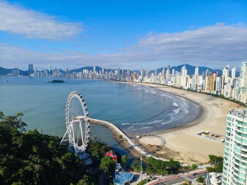 Desperte com vista de cinema – 26º andar em BC