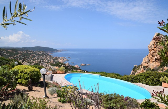 Detached villa, 3 bedrooms, private pool & breathtaking sea views