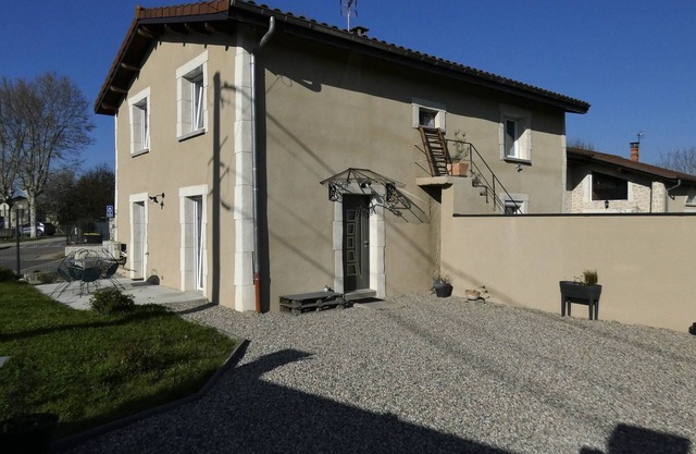 Detached house in the countryside 15min from Lyon