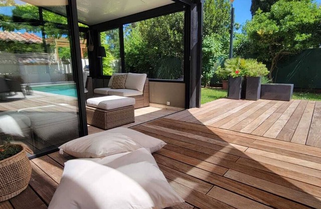 Detached house in village with garden and swimming pool