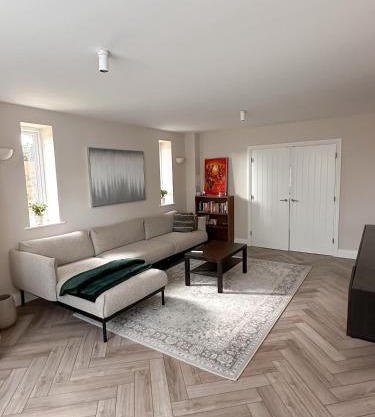 Detached House near Gatwick Airport