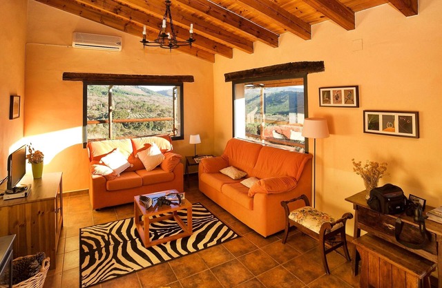 Detached house with 2 bedrooms overlooking the valley (A2)