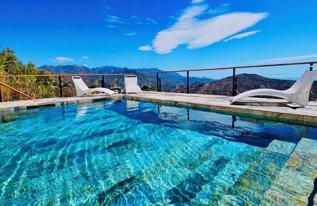 DETACHED HOUSE WITH POOL, SEA AND MOUNTAIN VIEWS.