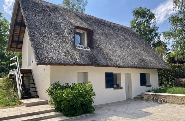 Deux Chambres Dans une Charmante Chaumière/tennis/piscine