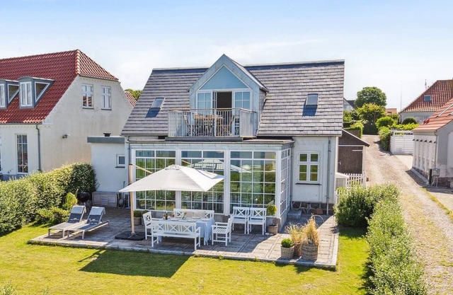 "Devis" - 75m from the sea by Interhome