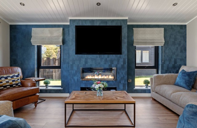 Dewin Bach - Luxury Lodge, Hot Tub, Close to Beach