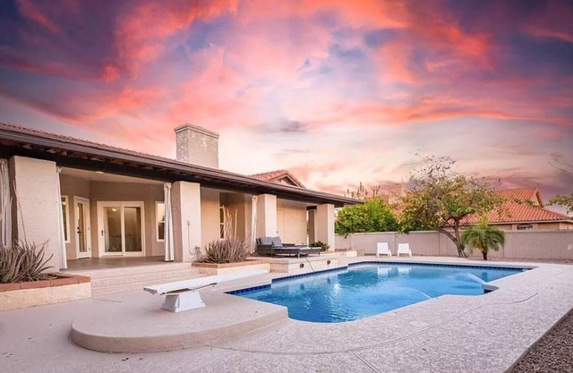 Discount! Luxe Oasis w/Pool & Mini-Golf, Game Rm