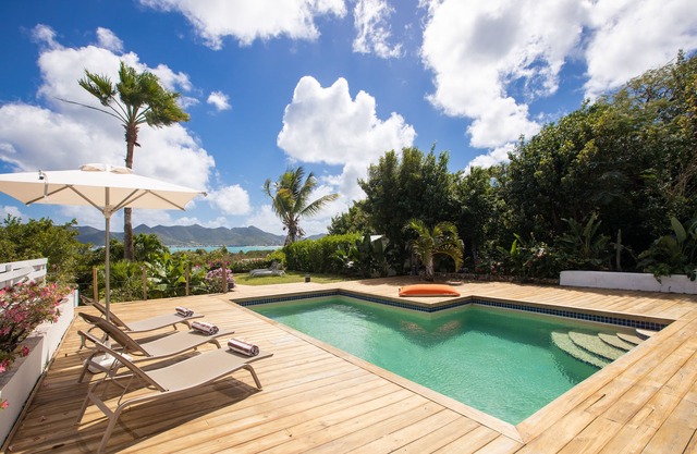 DISCOUNTED RATE for a renovated 3 bedroom villa - VILLA HARMONY - Terres Basses