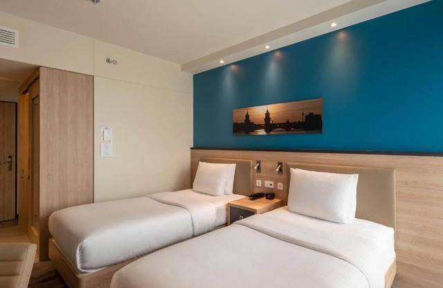 Discover Berlin from a Stylish Stay | 3 City View Rooms w/Two Twin Beds
