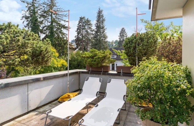 Discover Lakeview Apartment Living