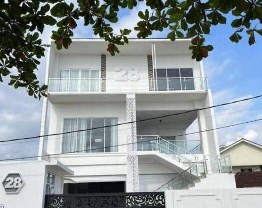 Disewakan Rumah 3 Lantai View Laut