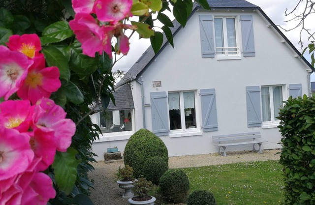 DISKOUIZ BIHAN House for 4 people in small street and quiet area.