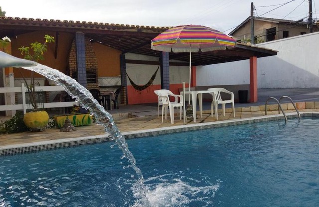 Diversão, churrasco e piscina - Praia de Ipitanga