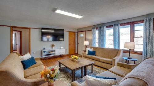 Dock&Volleyball! Near Downtown - Totally Turquoise