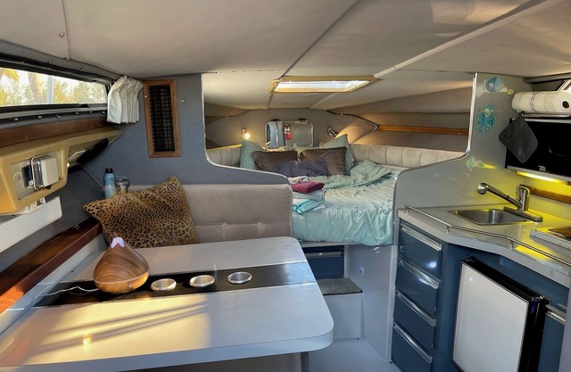 Dockside 2BD Monte Carlo in enchanting Key West, Perry Marina with WiFi & Gym