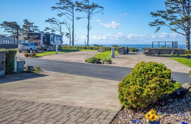 Dog Friendly, Available with 50AMP, 30AMP, Water and Sewer hook up's, WiFi