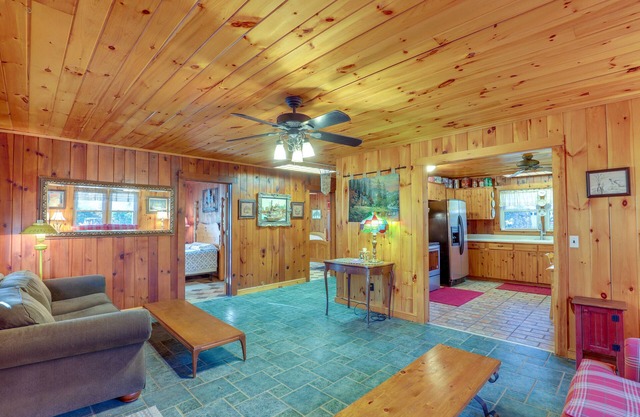 Dog-Friendly Burnsville Home w/Patio & Trails!