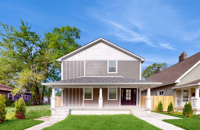 Dog-friendly home with yard, attached suite, washers & dryers, central AC