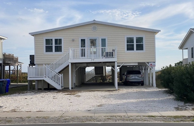 Dog-Friendly, No-Smoking, Ocean Front Cottage, Center of the Island