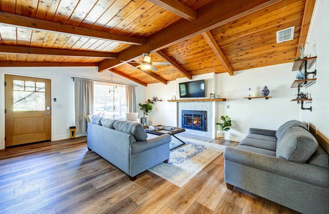 Dog-friendly Oakhurst Home: Walk to Downtown!