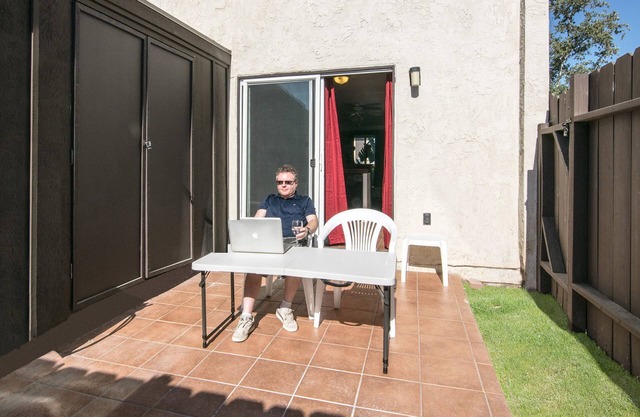 Dog-Friendly, oasis-like condo in East County, San Diego