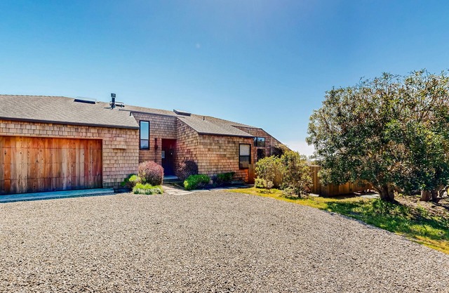Dog-Friendly Ocean View Home w/Private Hot Tub & Shared Pool - Near Shell Beach