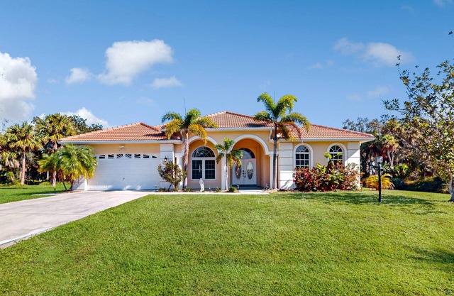 Dog-Friendly Retreat w/Heated Pool, Kayaks, Game Room & More!