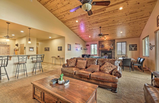 Dog-friendly Show Low Cabin w/Deck & Views!