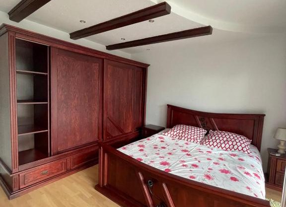 ,,Dom na Wzgórzach,,