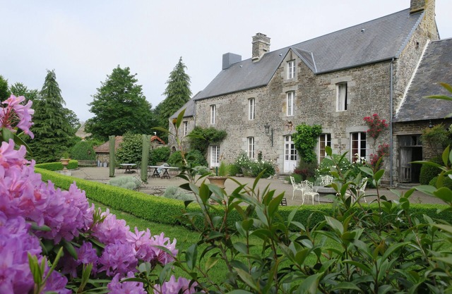 Domaine de l'érable, in the heart of Normandy in the Cotentin; 18 people 7