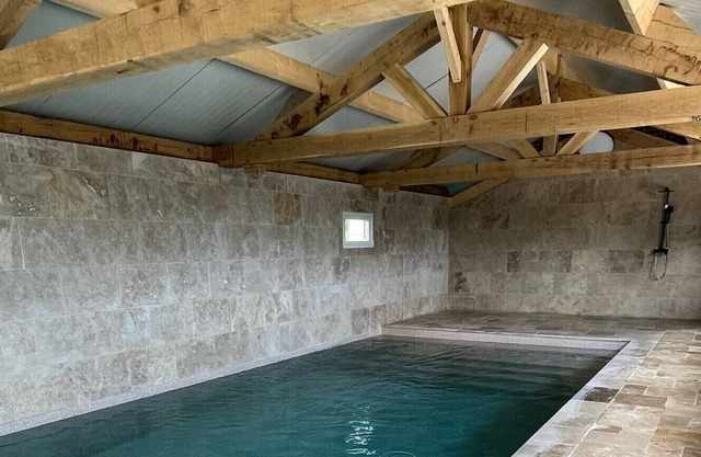 Domaine de la Desirée: 55 beds, parties, heated swimming pool all year round